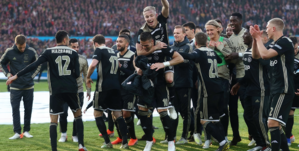 Ajax win their first trophy in 5 years, the first of a famous treble?