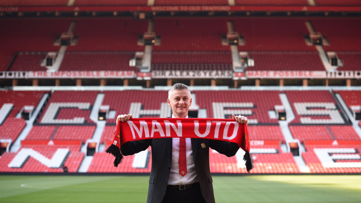 Manchester United make Solskjaer permanent head coach