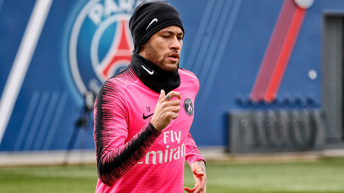 Neymar returns to PSG training