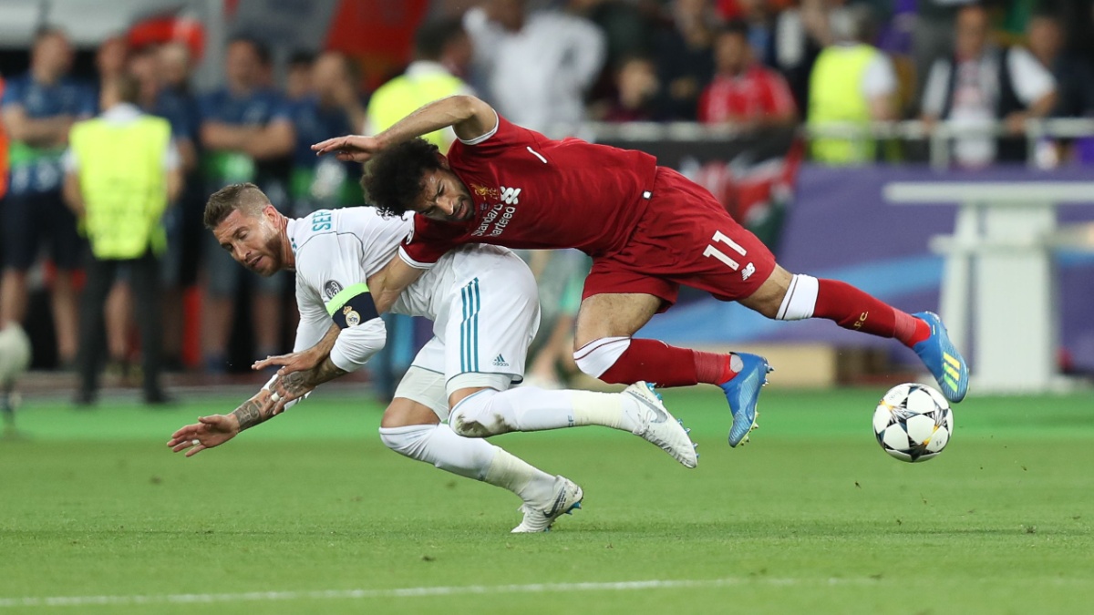 Sergio Ramos tackle on Mo Salah, Champions League final 2018 Liverpool Jürgen Klopp 433 futbol