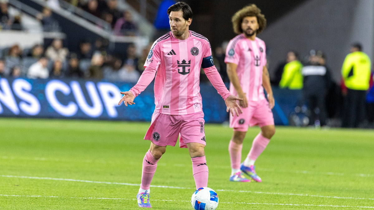 Messi sets MLS record with fourth straight brace as De Paul nears Miami move