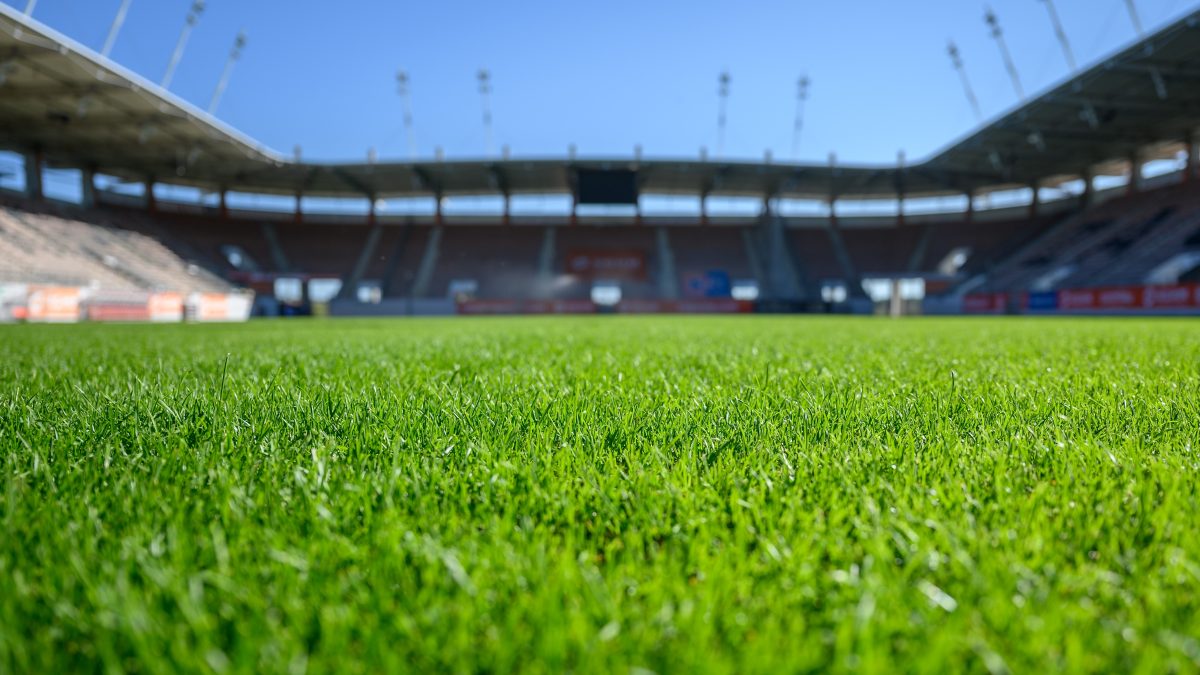 Jude Bellingham vs. the pitch: A World Cup wake-up call for U.S. stadiums?