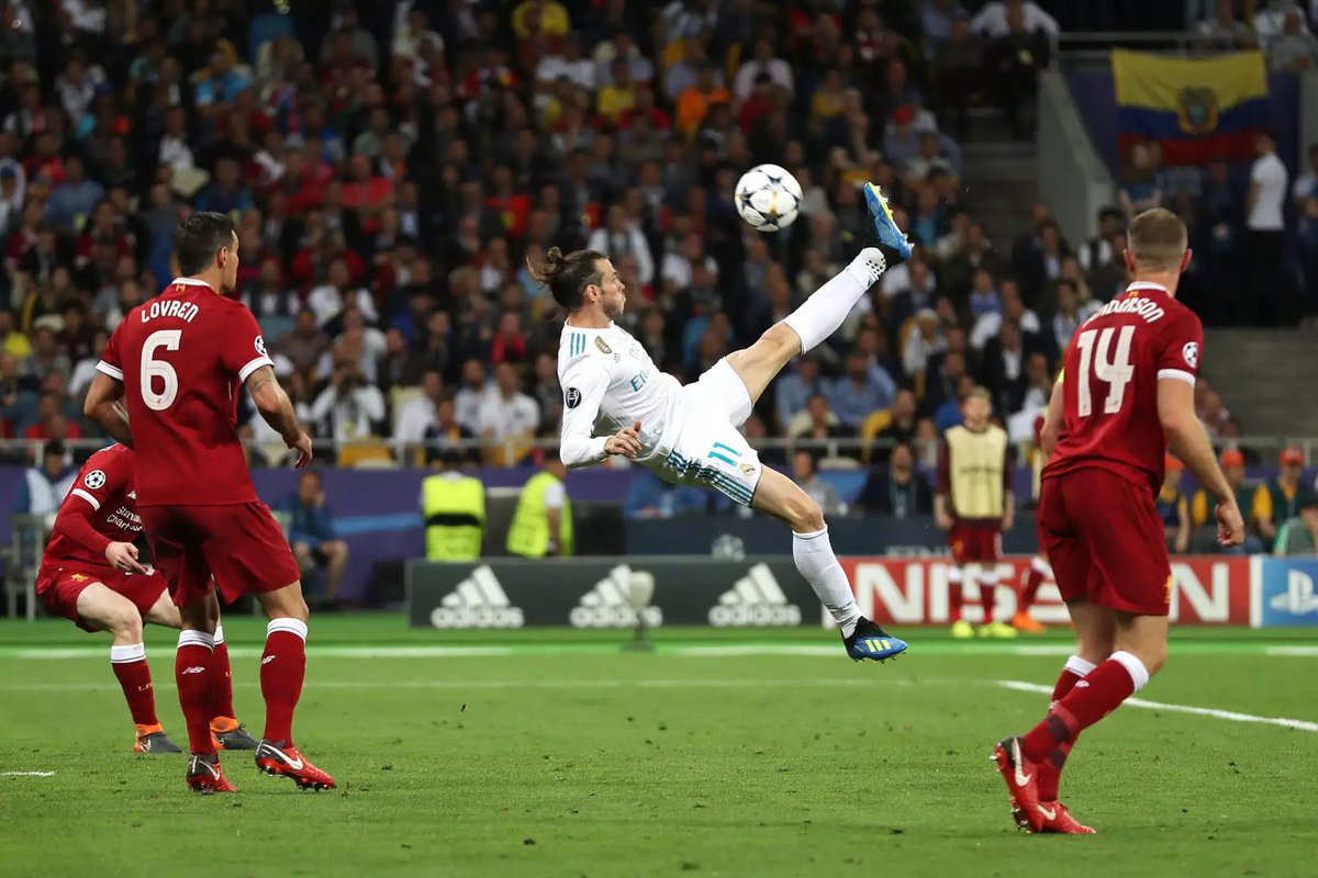 11 Best Bicycle Kicks of All Time