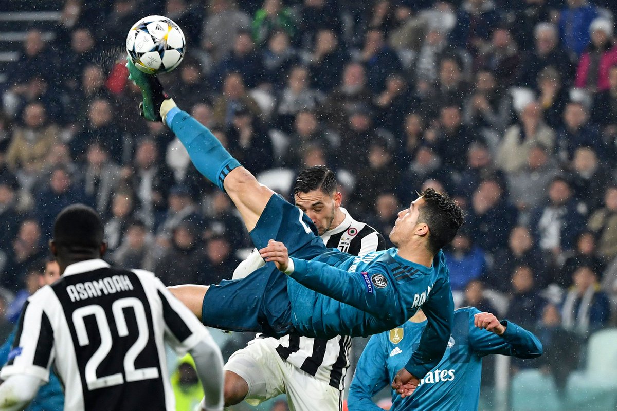 11 Best Bicycle Kicks of All Time